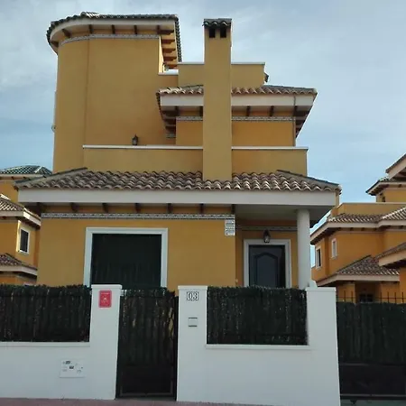 Gran Chalet Independiente * Рохалес